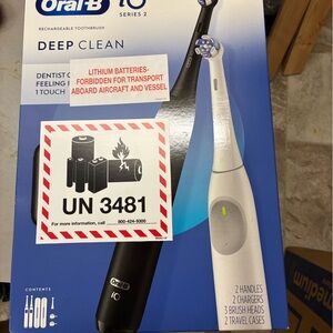Oral‑B iO Series 2 Electric Toothbrush - White and Black